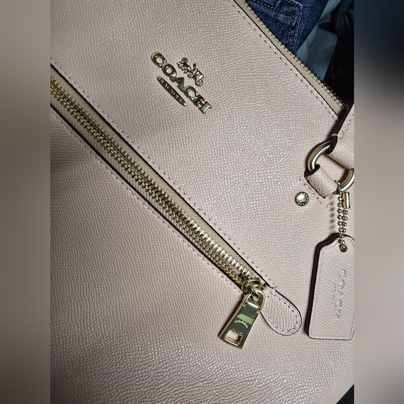 Coach Zip Tote. - Picture 5 of 7